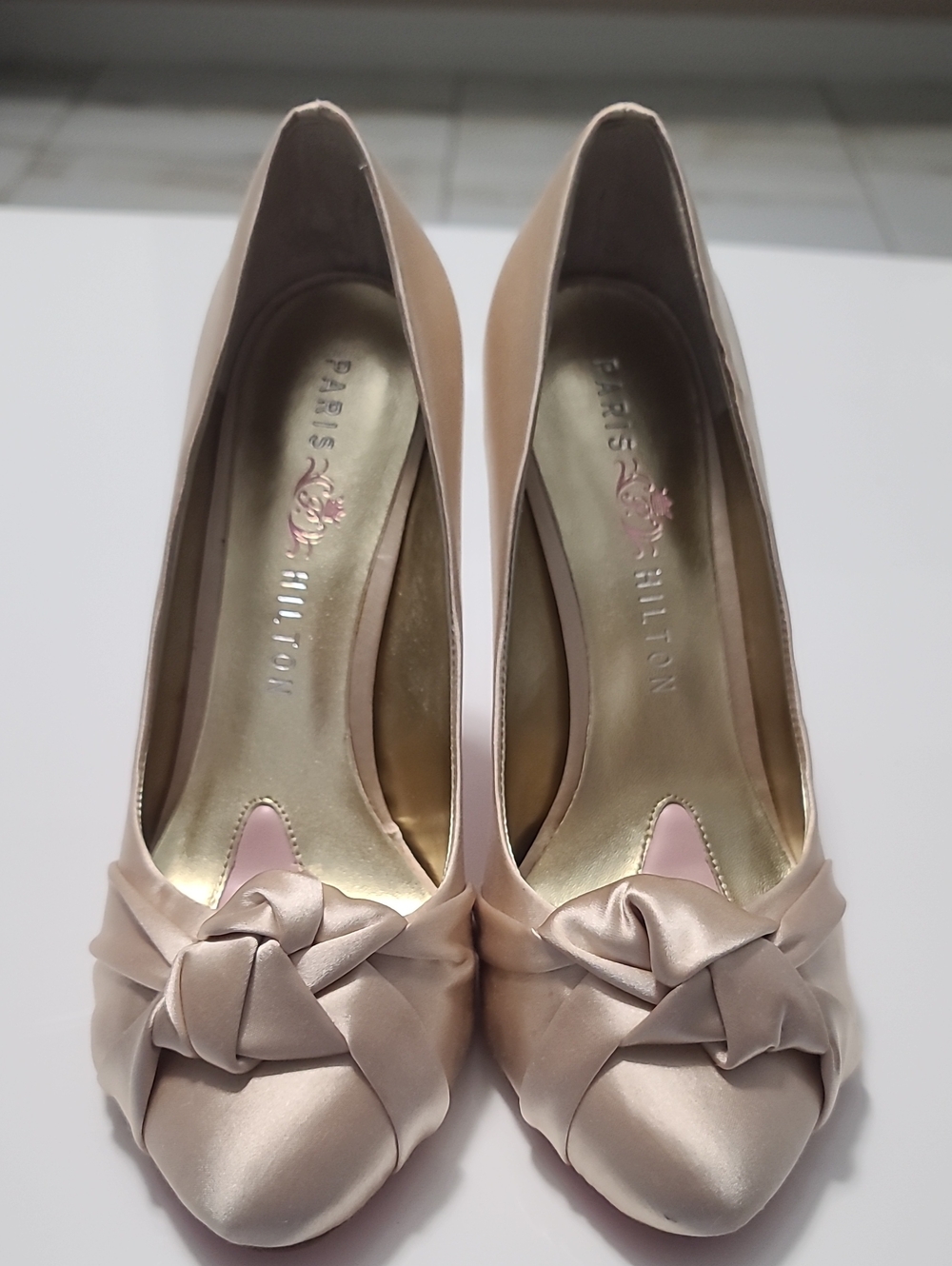 Paris Hilton Beige Cream Satin Knot Detail Pumps Size 8 Silver Heel